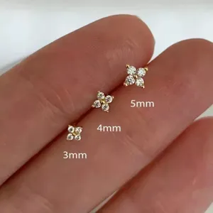 S925 Sterlingsilber Mini Kleeblatt Zirkon Ohrstecker süßer eleganter Schmuck Hauptansicht