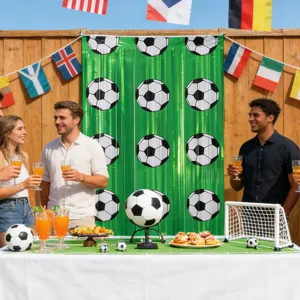 Voetbal tinsel franje gordijn achtergrond voor WK thema feest en sport decoratie.