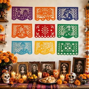 Kleurrijke Dag van de Doden papieren vlaggen voor Mexicaanse feestdecoratie banners.