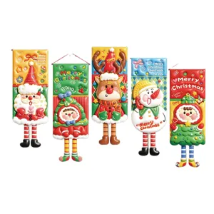 Lindo juego de adornos navideños colgantes con Papá Noel muñeco de nieve reno para decoración