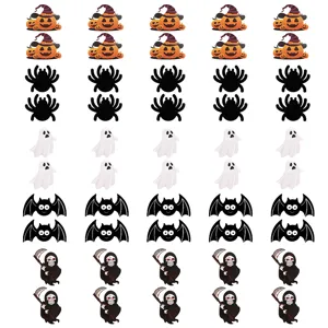 Details de stickers d'Halloween avec citrouilles mignonnes, fantomes et araignees pour fete.
