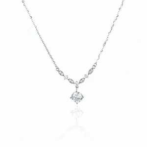 Collar de Clavícula en Plata S925 con Diseño en V y Colgante de Circonita Brillante