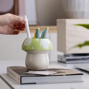 Schattige keramische paddenstoel pennenbak voor kantoor bureau decor en opbergbox
