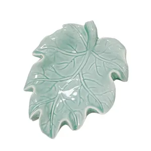 Ceramic leaf soap dish green soap holder cute bathroom tray bathroom drainage organizer shelf