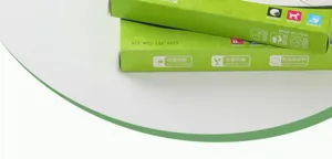 Vista dettagliata della confezione di guanti TPE usa e getta, 100pz in scatola, qualita alimentare.