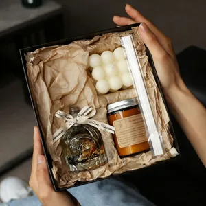 Coffret cadeau de bougies parfumées avec bougie bulle et diffuseur pour une ambiance chaleureuse.