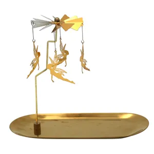 Porte-bougie rotatif doré avec plateau et ornements de fées pour décoration romantique.