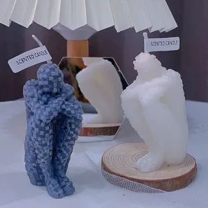 Creative Mosaic Hugging Figure Scented Candle Soy Wax Blend Artistic Home Decor Aromatherapy Ornament Candle Gift
