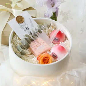 Peach scented candle gift box set with cute fruit shaped wax, perfect for wedding and party favors.