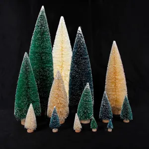 Mini alberi di Natale in sisal con effetto neve, bellissimi alberi scovolino di altezze varie.