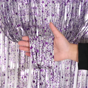 Silberne lila Stern Lametta Vorhang Detailansicht, ideal für Party Hochzeit Hintergrunddeko.