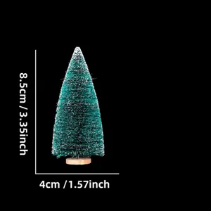Mini albero di Natale decorativo, pino con neve finta e base in legno per decorazione da tavola.