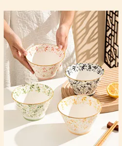 Japanische Keramik Reisschale mit unterglasiertem Blumenmuster 5 Zoll konisches Geschirr