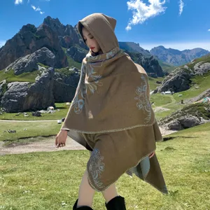 Cape a capuche style ethnique chle pour femmes hiver chaud voyage exterieur photo vetements