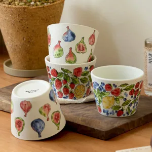 Set di tazze d'acqua in ceramica vintage con motivo di frutta, ideale per caffè, colazione e casa.