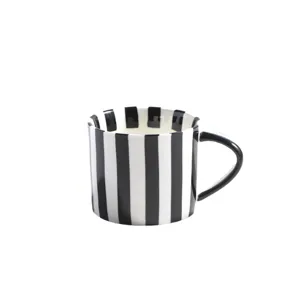 Taza de café de cerámica a rayas blancas y negras estilo retro taza de uso doméstico principal