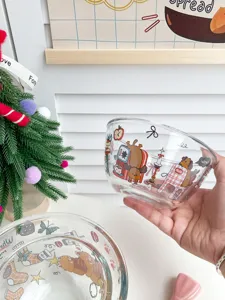 Bol de cristal transparente con estampado de perro, ideal para ensalada de frutas y postres.