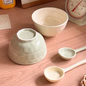 Ceramic rice bowl color glazed yogurt fruit salad bowl breakfast cereal bowl with spoon