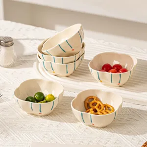 Set di ciotole in ceramica per salsa con simpatiche righe blu per la cucina e la tavola.