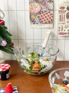 Ensaladera de vidrio transparente con bonito diseño de dibujos animados para fruta y postres.