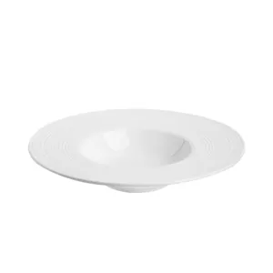 Witte keramische pastabord en soepbord modern minimalistisch servies voor thuisgebruik