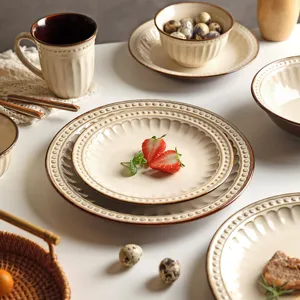 Vintage Keramik Essteller Set, elegante gepresste Glasur Geschirr für Küche und westliches Essen.