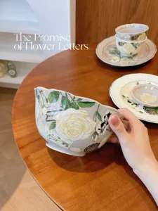 Bol à riz en céramique vintage avec motif floral de rose élégant, ensemble de vaisselle européenne.