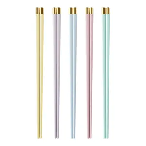 Set di bacchette in lega color pastello con punte dorate, stoviglie da cucina resistenti.