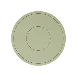 Round green silicone heat-insulating mat, durable non-slip kitchen table coaster for hot dishes.