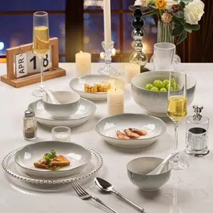 Ensemble de vaisselle en céramique sous glaçure, combinaison élégante de bol et d'assiette.