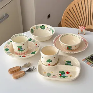 Set di stoviglie in ceramica con cartoni animati simpatici ciotola per bambini piatto insalatiera