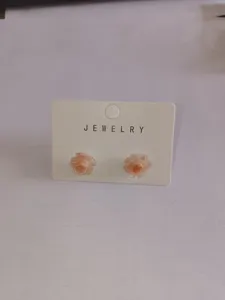 Sweet small resin flower stud earrings for women, minimalist daily wear fashion jewelry.