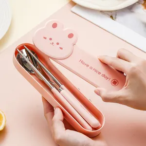 Tragbares Edelstahl Besteckset mit süßer Bären Aufbewahrungsbox für Kinder in der Schule.