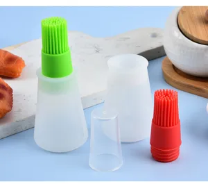 Bouteille pinceau à huile en silicone pour cuisson et barbecue résistant à la chaleur.