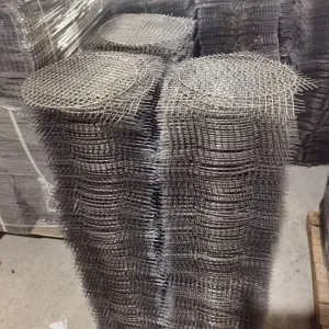 Grille de refroidissement ronde en acier inoxydable pour pâtisserie, vue détaillée.