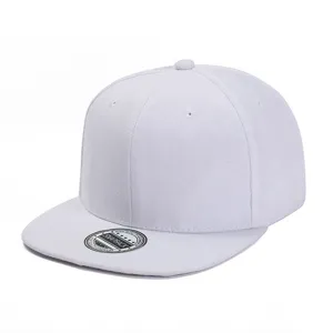 Classic solid white flat brim baseball cap, stylish hip-hop snapback hat for daily wear.