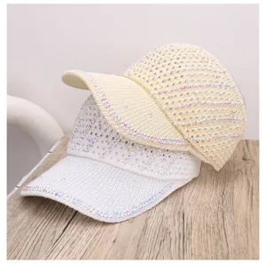 Moderna gorra de béisbol calada con pedrería, sombrero de sol de malla transpirable.
