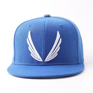 Gorra snapback azul con alas bordadas, elegante gorra de hip-hop streetwear para hombre y mujer.