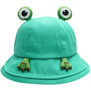 Cute green frog bucket hat for women, summer sun protection casual cotton fisherman hat.