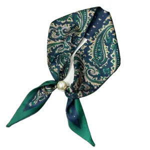 Vintage paisley printed women silk scarf neckerchief with elegant pearl magnetic buckle