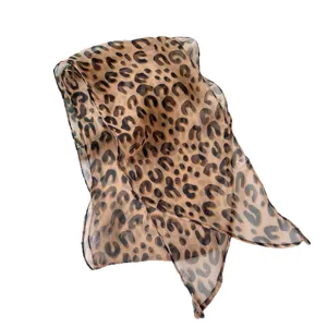 Schicker Leopardenmuster transparenter Chiffon Schal, leichtes elegantes Halstuch für Damen.