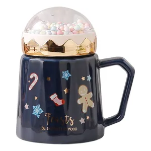 Kerst keramische mok met koepeldeksel kleurrijke ballen feestelijk peperkoek ontwerp koffiekop