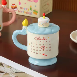 Keramik süße Kalender Kaffeetasse mit Geburtstagskuchen Deckel und Kerzengriff für den Alltag.