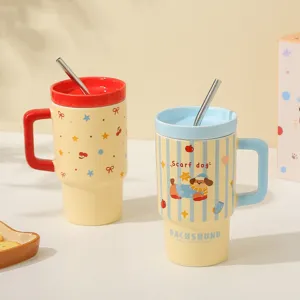 Tazza da caffè in ceramica con coperchio e cannuccia, design bassotto carino, tazza per uso.