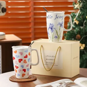 Set di tazze in ceramica con confezione regalo, design floreale e cuore per la casa e ufficio.