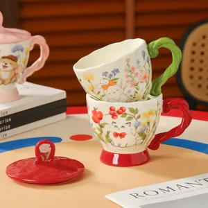 Süße Keramik Kaffeetasse mit Deckel, Cartoon Katze Blumen Design, ideal für Büro und Zuhause.