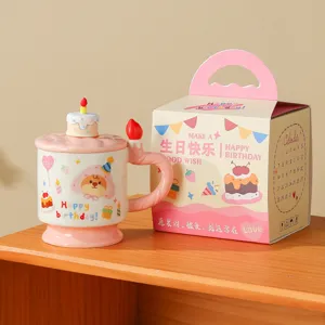 Detailansicht der niedlichen Geburtstagskuchen Keramiktasse mit Geschenkbox, ideal für.