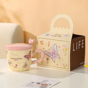 Tazza in ceramica con farfalla carina con coperchio cucchiaio e scatola regalo per uso quotidiano