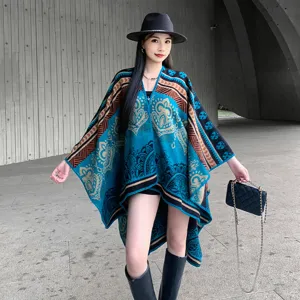 Capa poncho chal de punto étnico, estampado vintage abrigo cálido grueso mujer invierno.