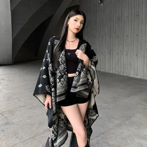 Damen Ethno Paisley Druck Gestrickte Cape Schal Winter Warm Offene Vordere Oberbekleidung Decke Umhang Tuch